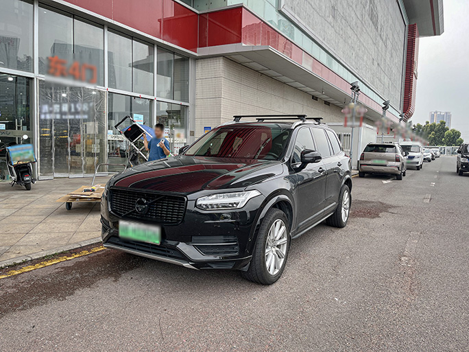 沃尔沃XC60安装案例，纽曼专车专用车顶架，307s车顶架脚座一体式冲压，承载性强，安装简单。