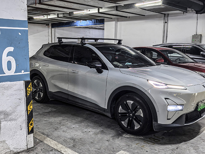 深蓝S05安装案例，无边框车门安装，专车专用横杆，纽曼305s车顶架。